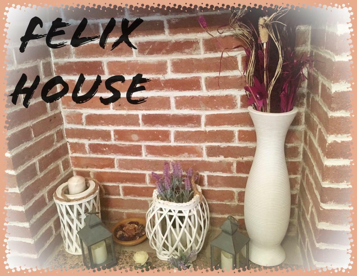Felix House Bed & Breakfast Codevilla
